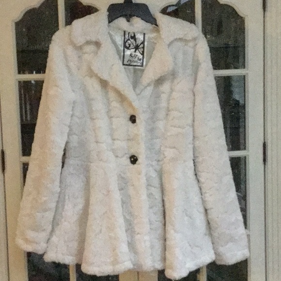 White faux fur jacket - Picture 1 of 4